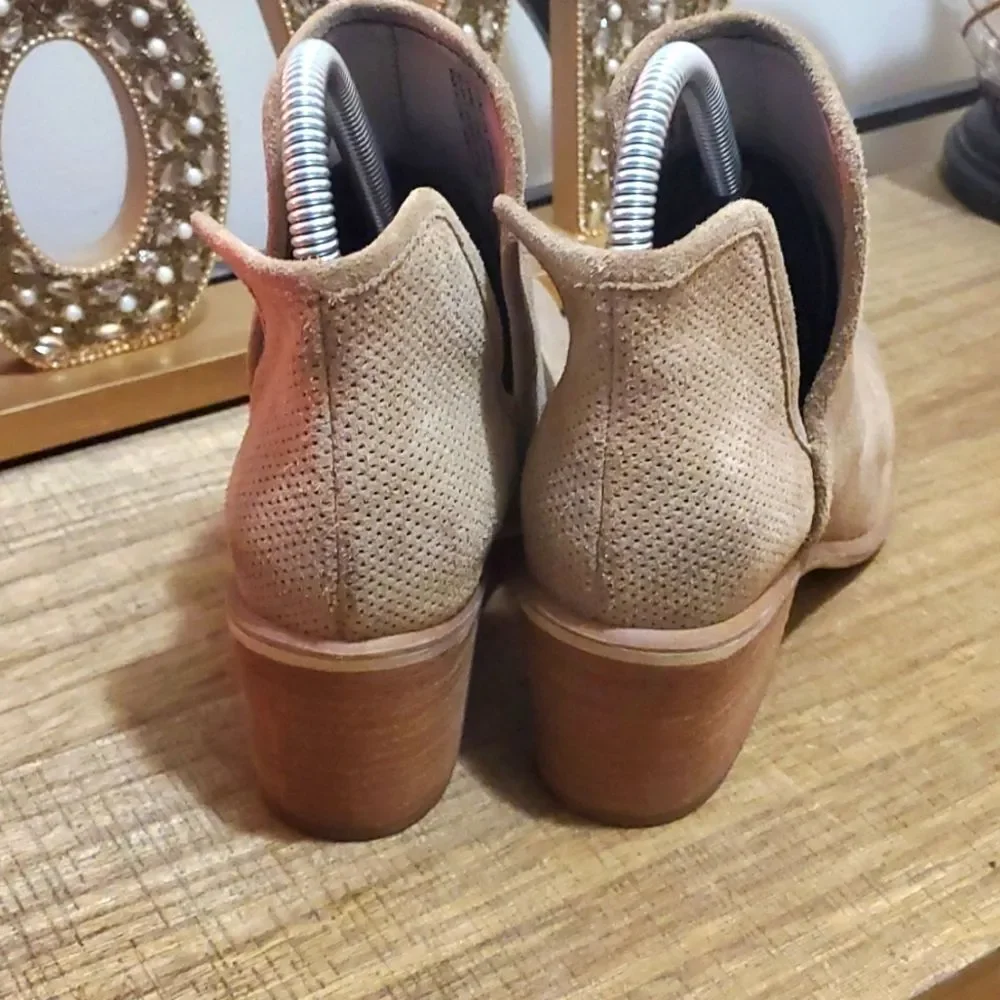 bp color tan